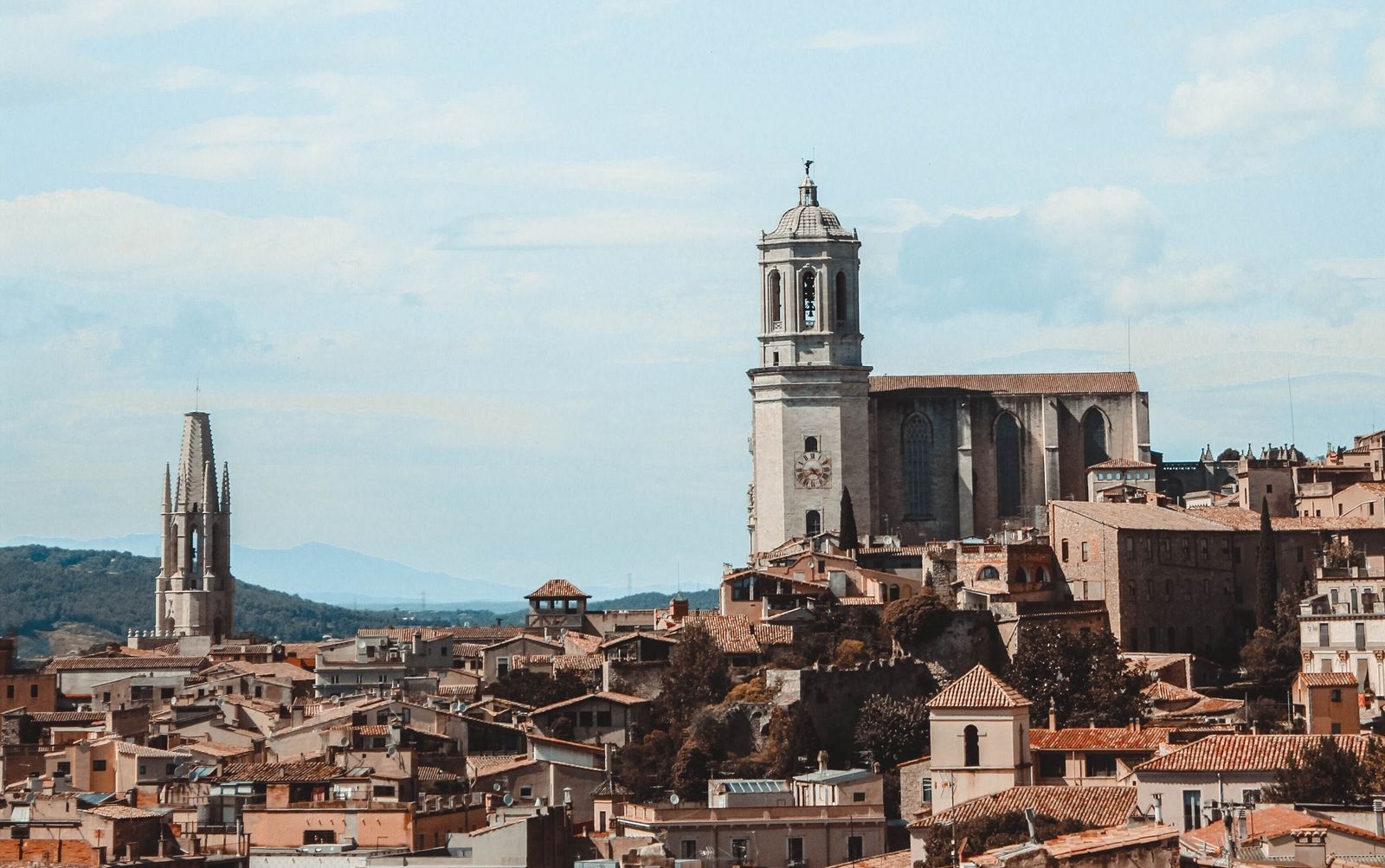 Car hire in Girona